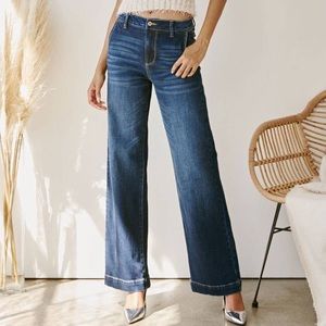 PRICE DROP Cardi Ultra High Rise Wide Leg Jeans